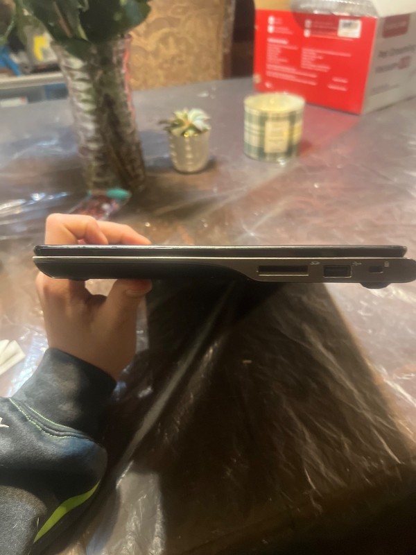 Acer Chromebook C720-2802 ZHN 1.4GHz 16GB SSD Working (No power adapter) gallery