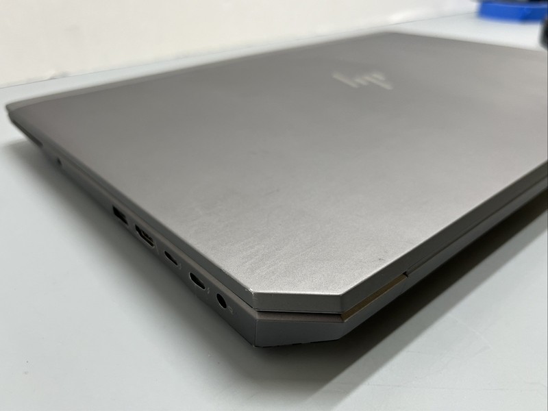 HP Zbook 15 G6 15.6" Core i7-9850H 256GB SSD 32GB RAM Win 11 Pro NVMe gallery