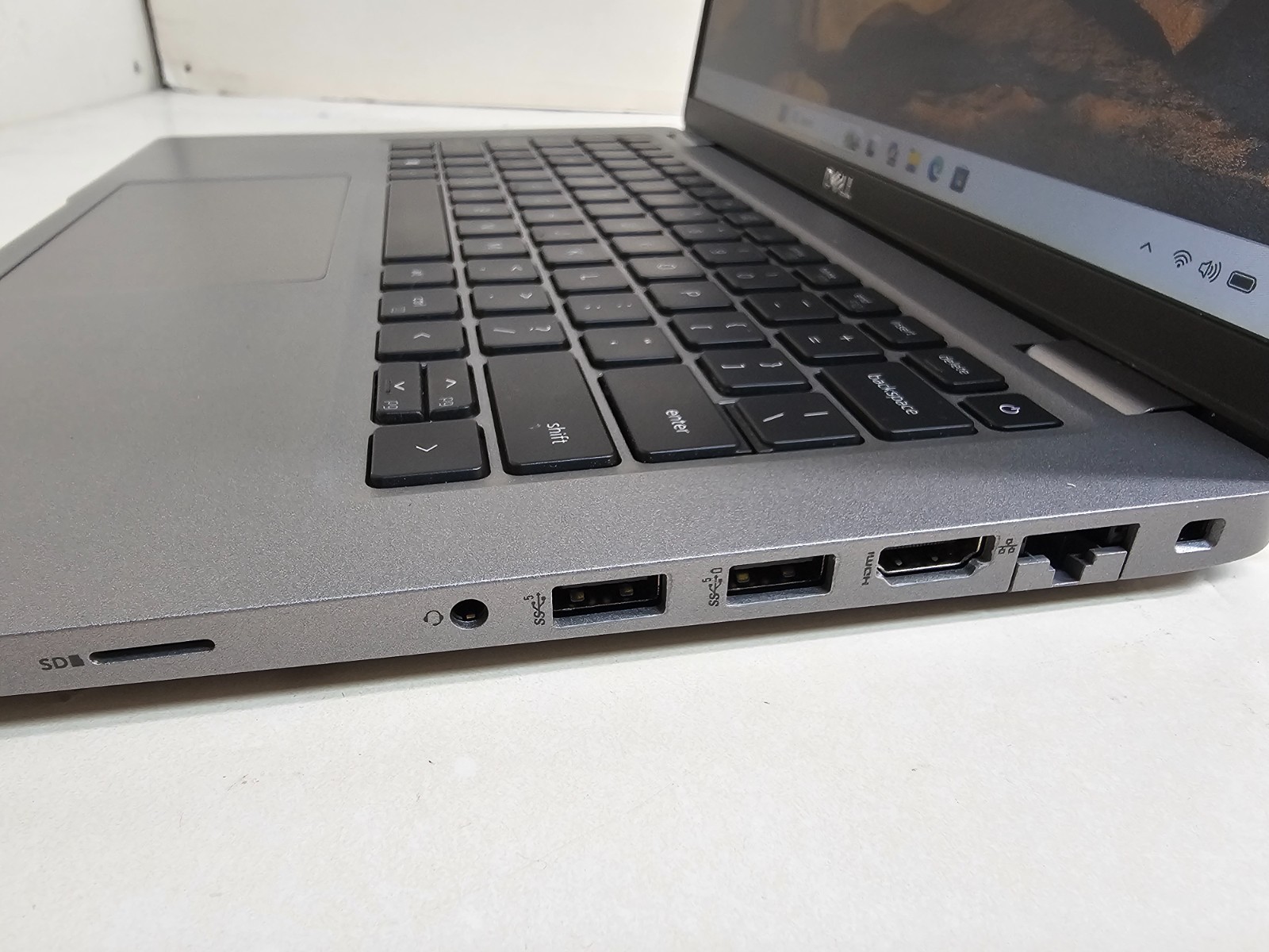 Dell Latitude 5430 Laptop - i7-1255U 20GB 256GB SSD - Webcam - AX211 - 14" gallery