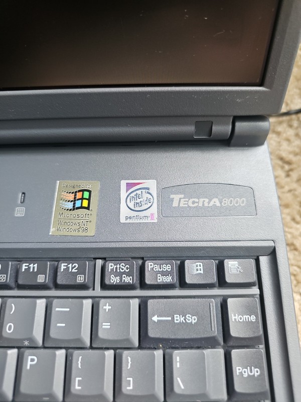 VINTAGE Toshiba Tecra 8000 Laptop Intel Pentium II, 300MHz TESTED WORKS NO HDD gallery