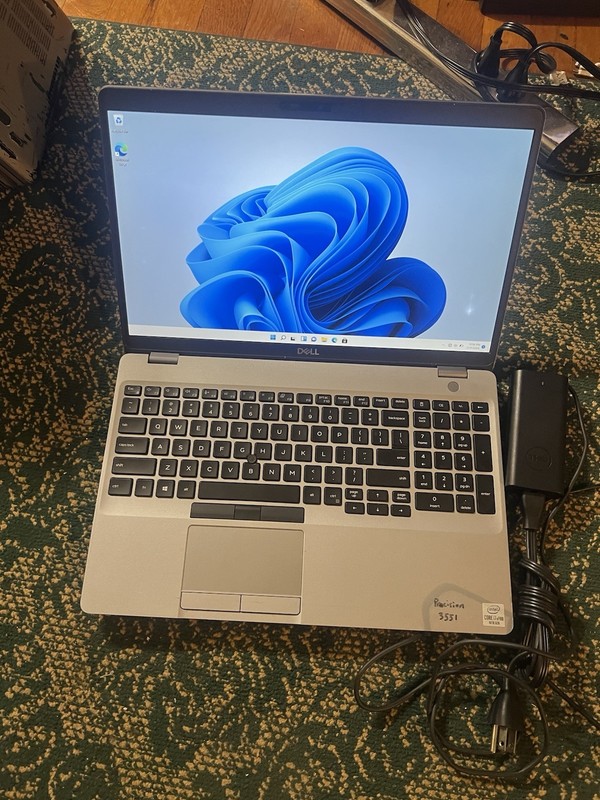 Dell Precision 3551 15" FHD i7-10850H 2.70G 16GB 256GB SSD - Win 11 Pro gallery