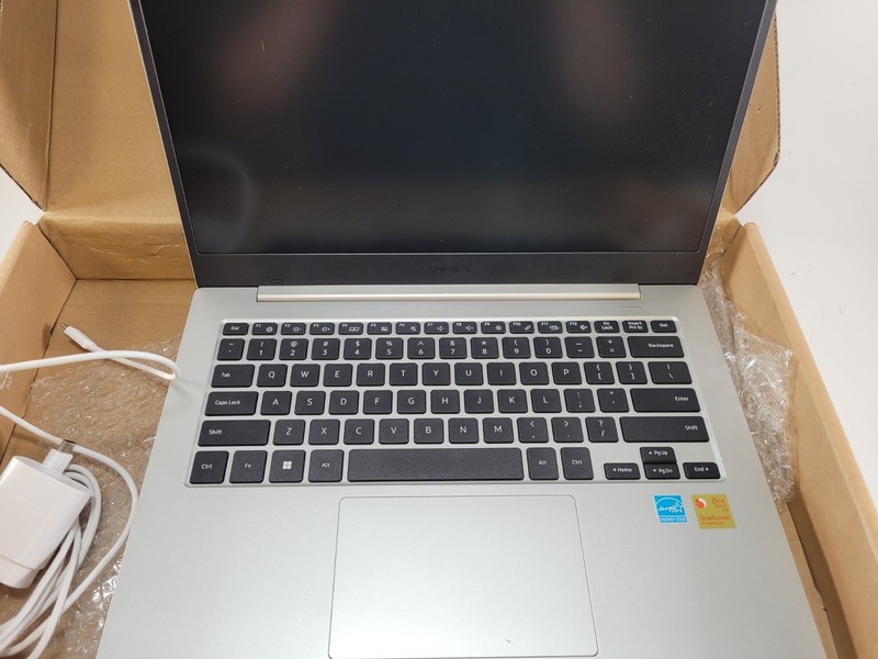 Samsung Galaxy Book Go 14" Laptop 5G NP545XLA-KA2VZ 8GB 256GB Win 11 gallery