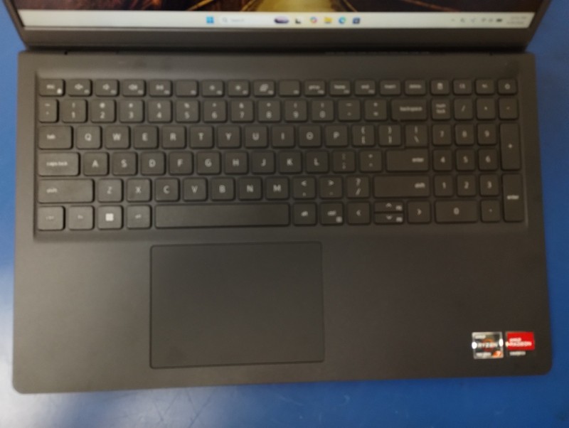 DELL 15 DC15255 G8MK9, AMD Ryzen 7 7730U, 2.00 GHz, 16 GB RAM 512 GB NVMe gallery