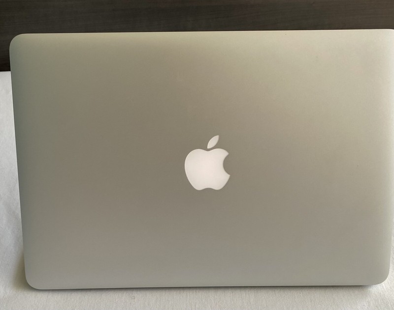 Apple MacBook Pro 13” Intel Core i5 2.7GHz - macOS 15.5 Sequoia gallery