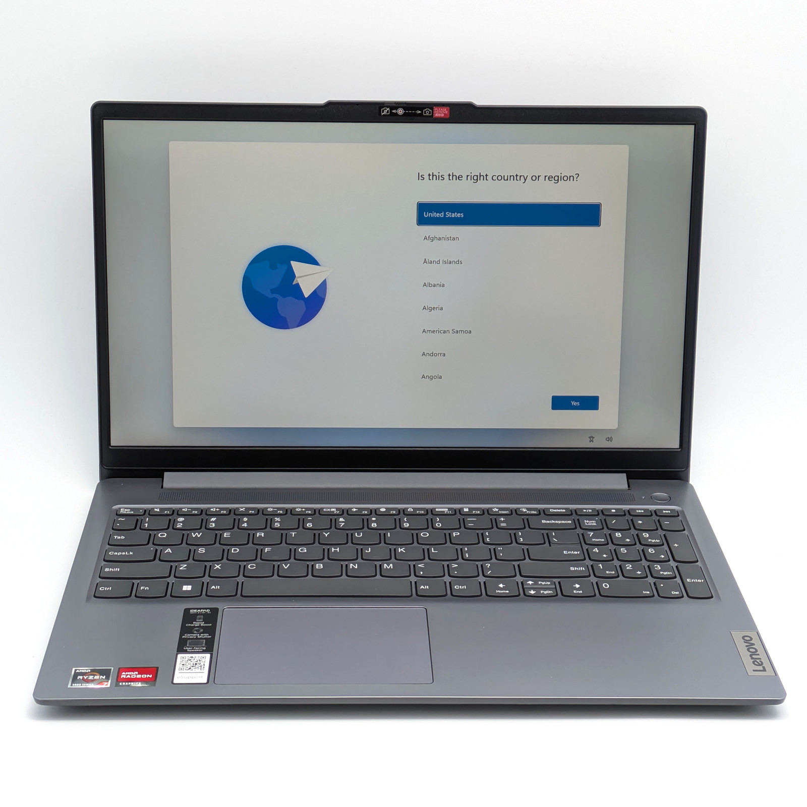 Lenovo IdeaPad Slim 3 15ABR8 15.6" Ryzen 7 5825U 16GB DDR4 512GB SSD Windows 11H gallery