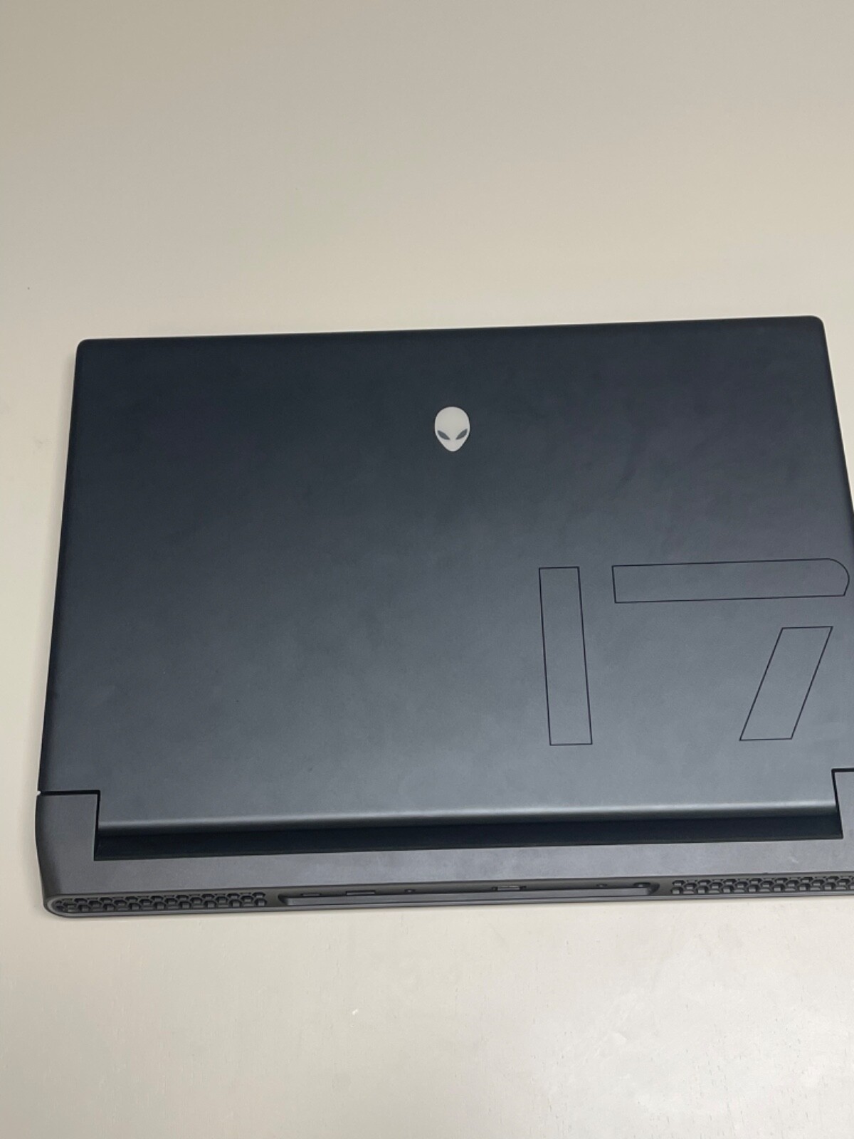 Black Alienware m17 R5 AMD 360HZ Gaming Laptop 3070 TI gallery