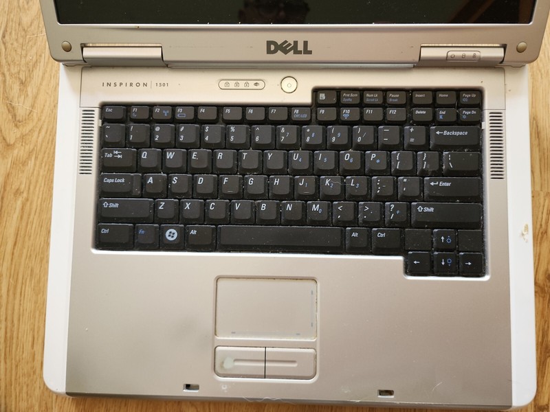 Dell Inspiron 1501 Laptop And Bag gallery