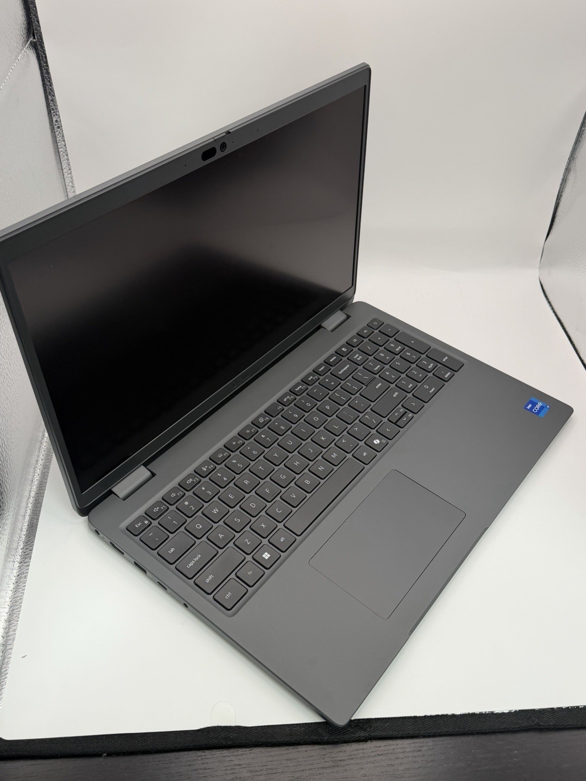 Dell Latitude 3550 15.6" Touch i7-1355U 1.2GHz 16GB 512GB (1MH5J) gallery