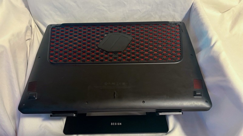 Samsung Notebook 15.6" i7-7th Gen GTX 1050 16GB RAM 256GB SSD +1TB gallery
