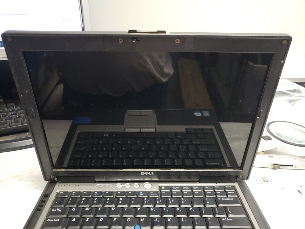 Dell ATG630 Laptop 2 CORE 2.0ghz 4gb NO POWER CORD RERAD AD FREE SHIP