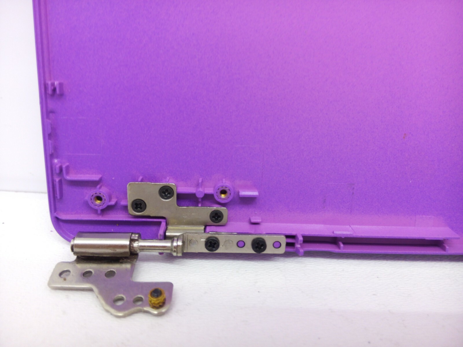 Ematic EWT147PR 14.1" Purple Laptop LCD Back Top Cover + Hinges & Webcam 147 gallery