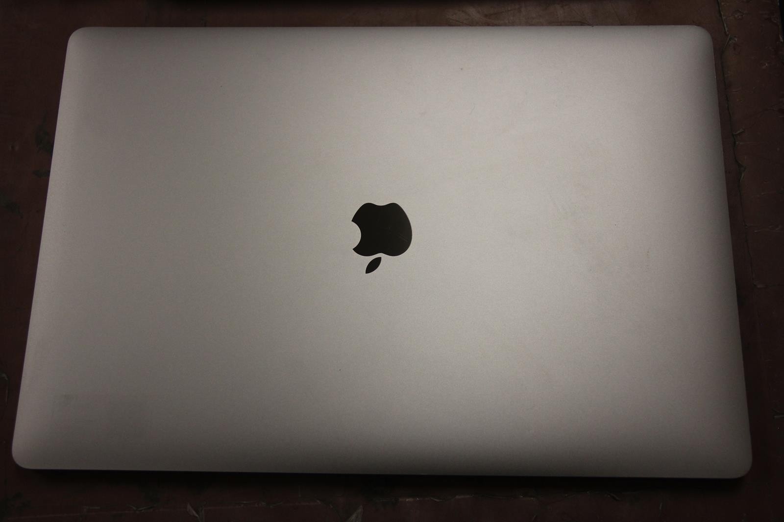 APPLE A2141 i7 2.60GHz 16GB RAM 500GB SSD 16-Inch MacBookPro gallery