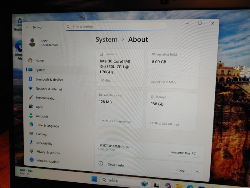 Dell Latitude 7390 Laptop i5-8350U, 8GB RAM, 256GB SSD, Win 11 **READ gallery
