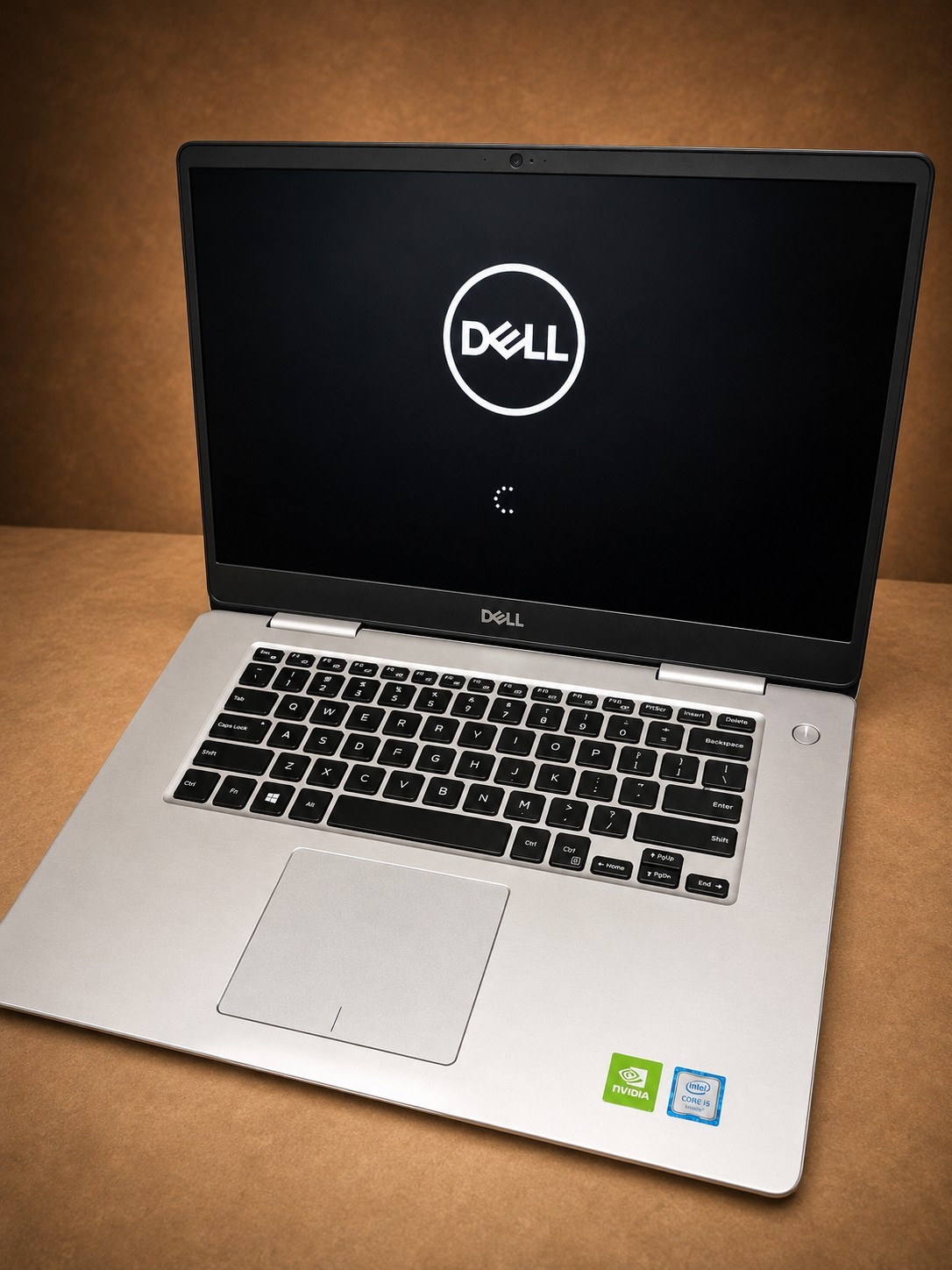 Dell Inspiron 7580 | i7-8565U | 16GB | MX150 | Tested gallery