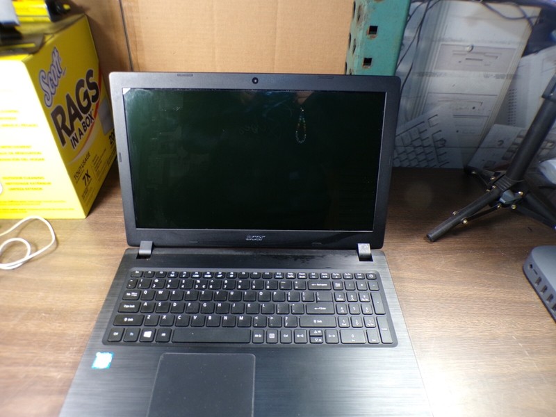 ACER ASPIRE 3 A315-51 INTEL CORE i3 7TH GEN 8GB RAM **UNTESTED **NO HD gallery