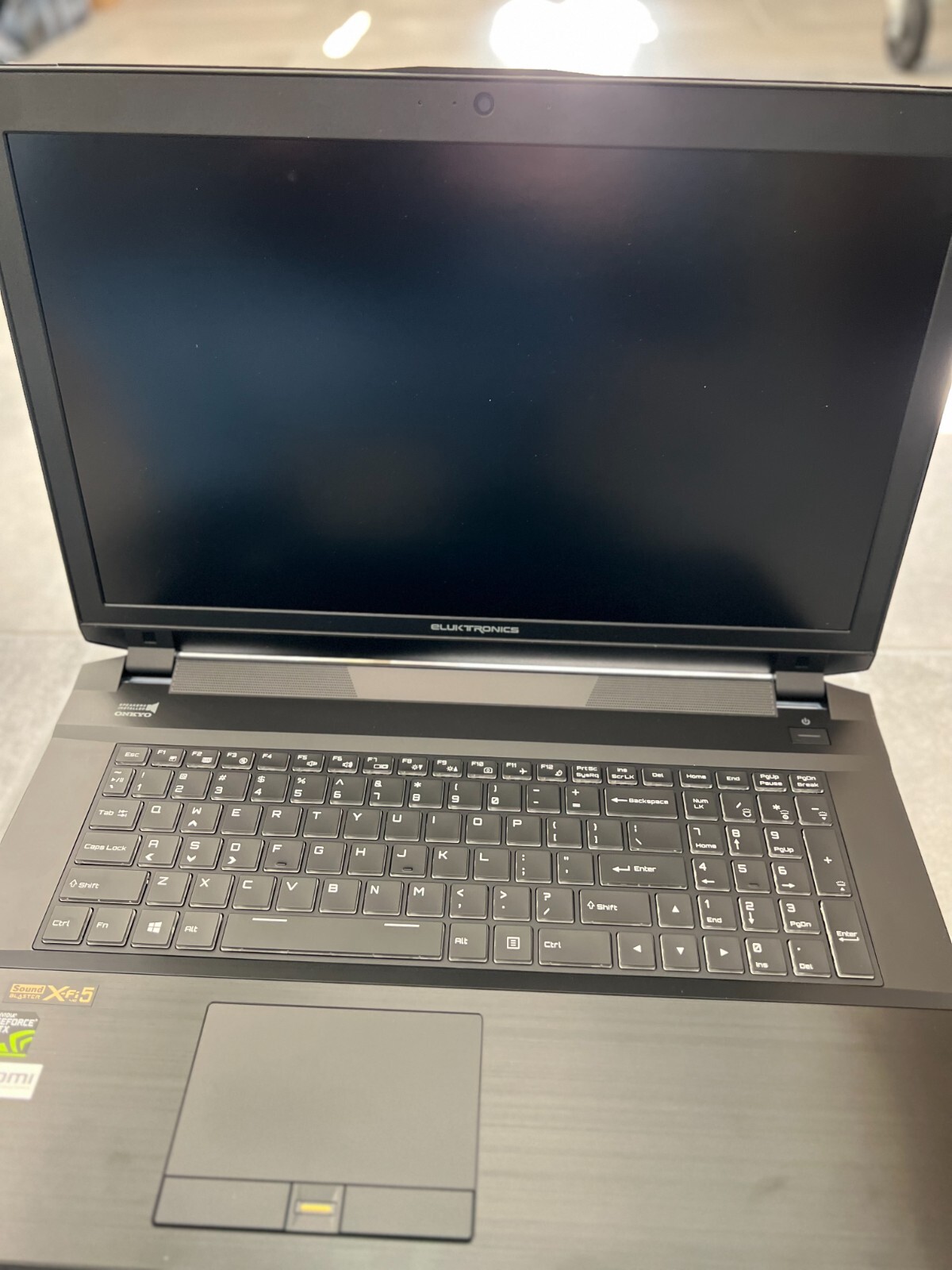Eluktronics P670HP6 17.3" Gaming Laptop i7 7700HQ GTX 1060 Windows 10 (Complete) gallery