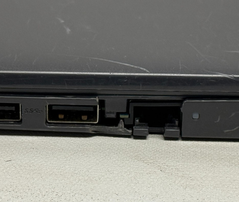 Dell Latitude 3410 14" (i5-10210u 1.60GHz - 16GB RAM - 256GB SSD - Win11Home) gallery