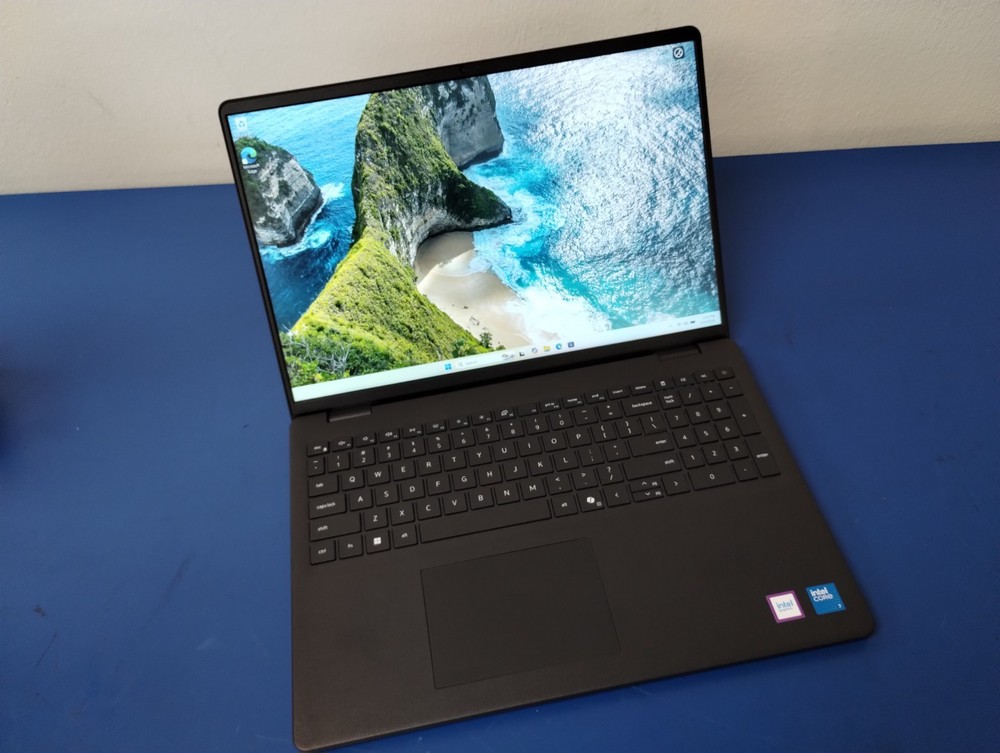 DELL 16 DC16250 MRYT3, Intel Core 7 150U, 1.80 GHz, 16 GB RAM, 1 TB NVMe SSD