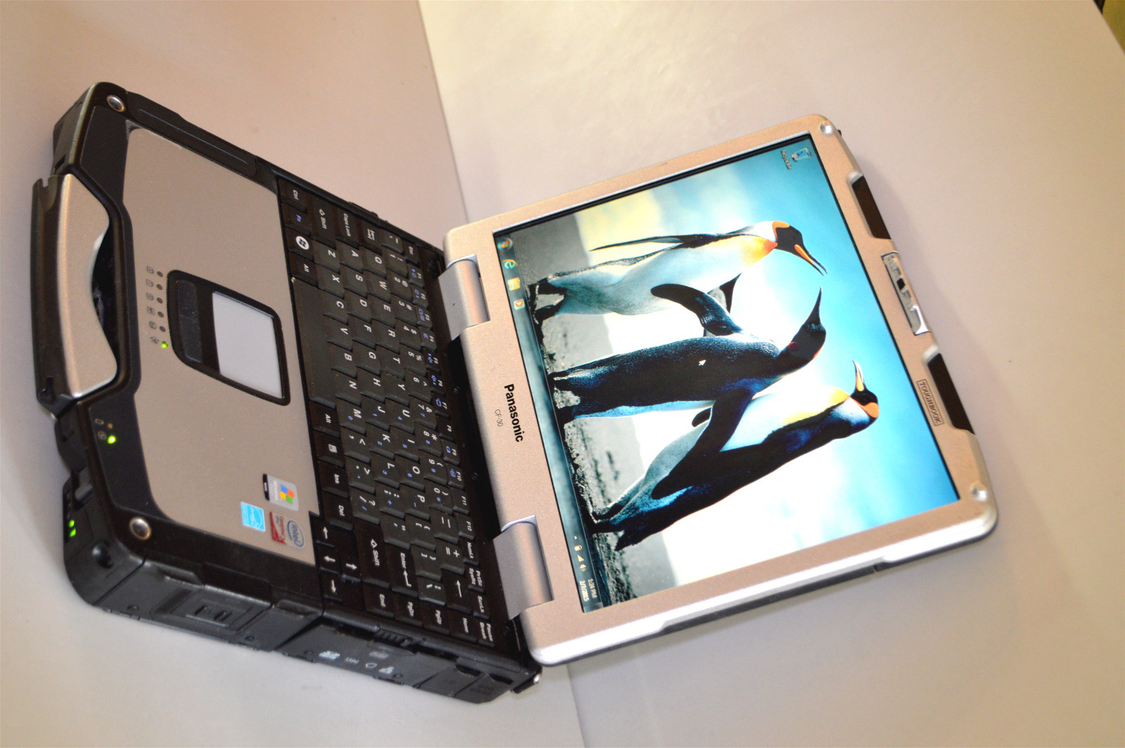 PANASONIC TOUGHBOOK CF30 MK3 /WIFI/ BT/ 128 SSD / 4GB/ WIN7 PR0 32BIT SP1 gallery
