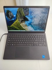 Dell Inspiron 15 3520 i5-1235U, 8GB RAM, 512GB SSD, Charger Included Win11 Mint