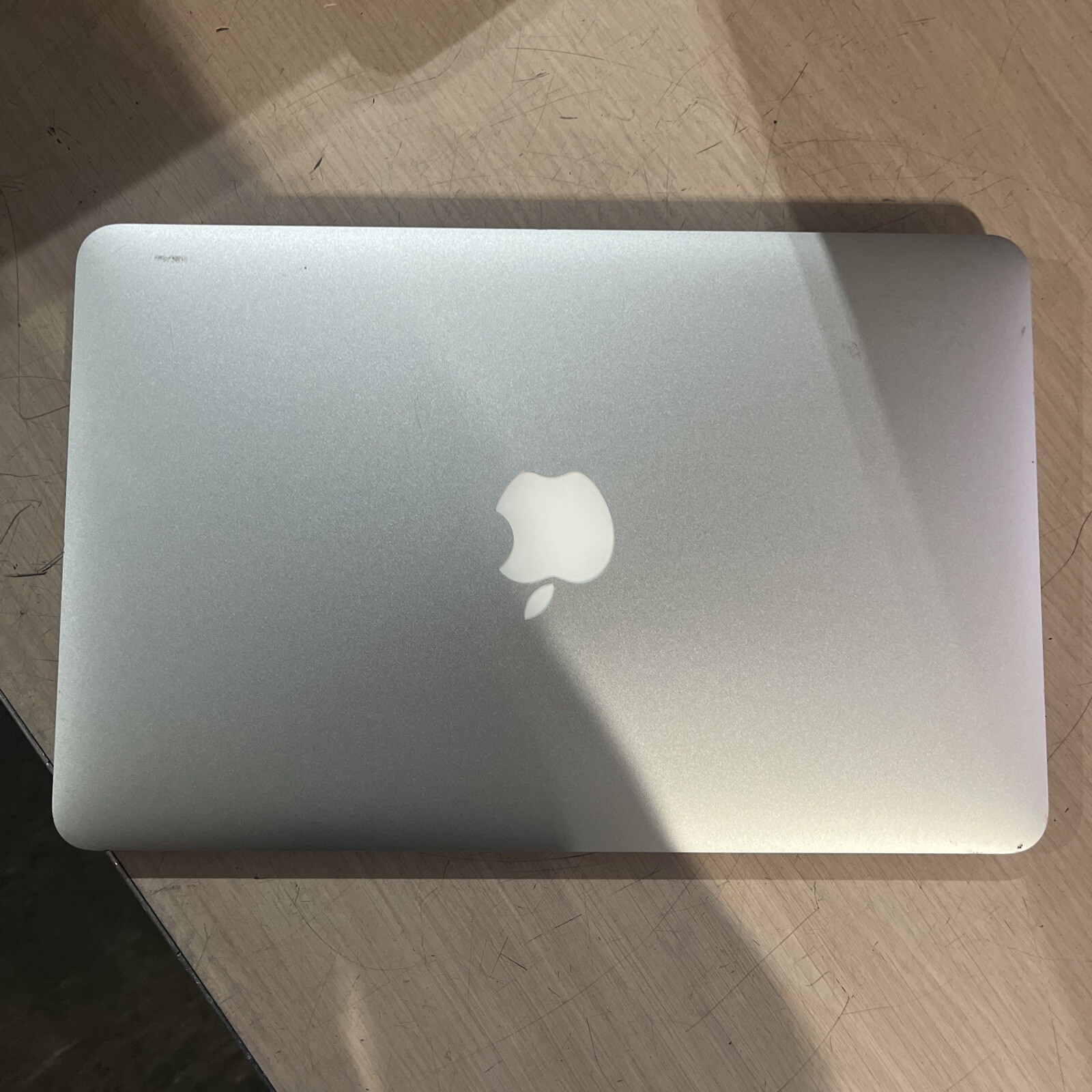 APPLE MACBOOK AIR EARLY 2015 11" CORE I5-5250U 1.6GHZ 4GB RAM NO HD gallery