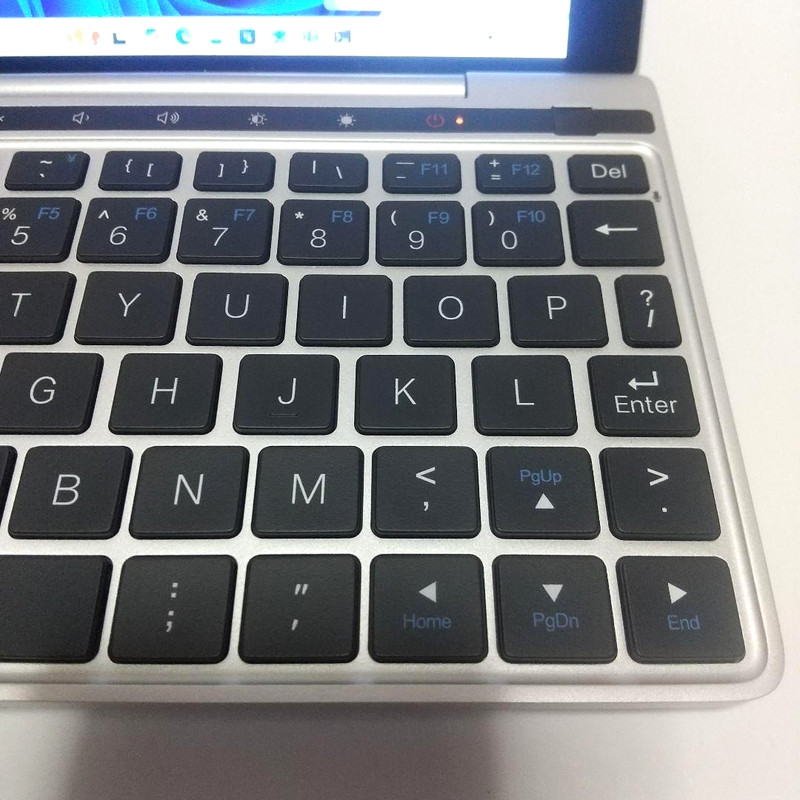 GPD Pocket 2 UMPC Portable PC m3-8100Y 8GB/128GB Windows 10 Used(B) gallery