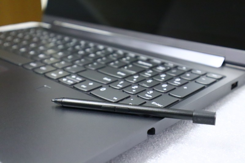 15" Lenovo Yoga C940 US-English I7 16G 4TB 4K NVIDIA UHD Pen Laptop Convertible gallery