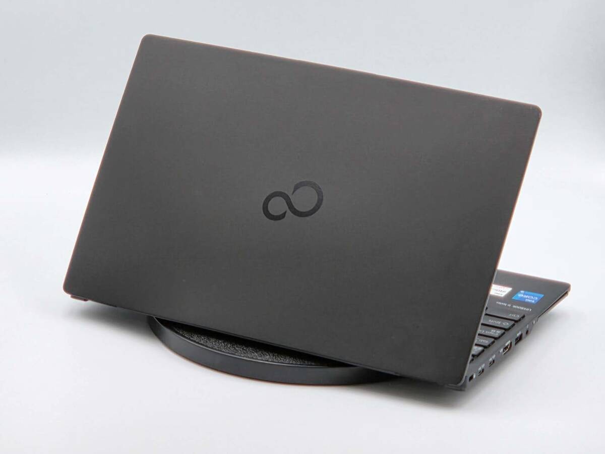 Fujitsu Lifebook U9311/F Core i5-1135G7 8GB SSD 256GB Win 11 Pro gallery