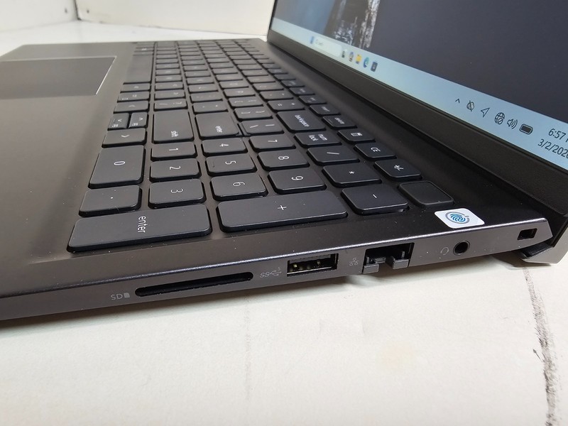 Dell Vostro 5510 Laptop - 3.3 GHz i7-11370H 16GB 512GB SSD WiFi Cam 15.6" - SP2 gallery