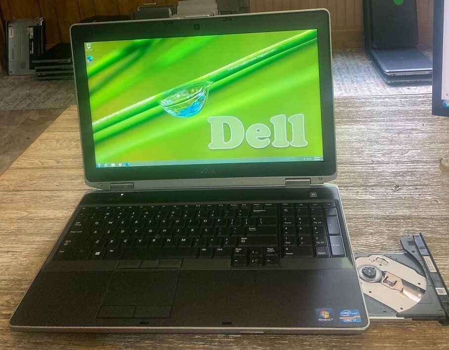 15.6" Dell E6520/30 Laptop Vintage Windows 7 Pro 64 Bit i5 2.5ghz 4gb 250gb DVD