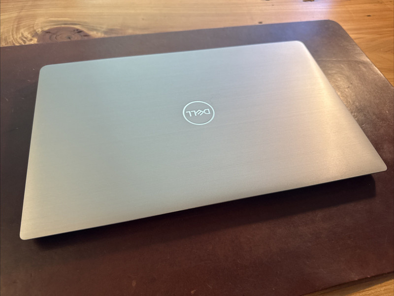 Dell Latitude 9520 15.6in FHD - Intel i7-1185G7 - 32GB RAM 1TB SSD - POOR BATT gallery