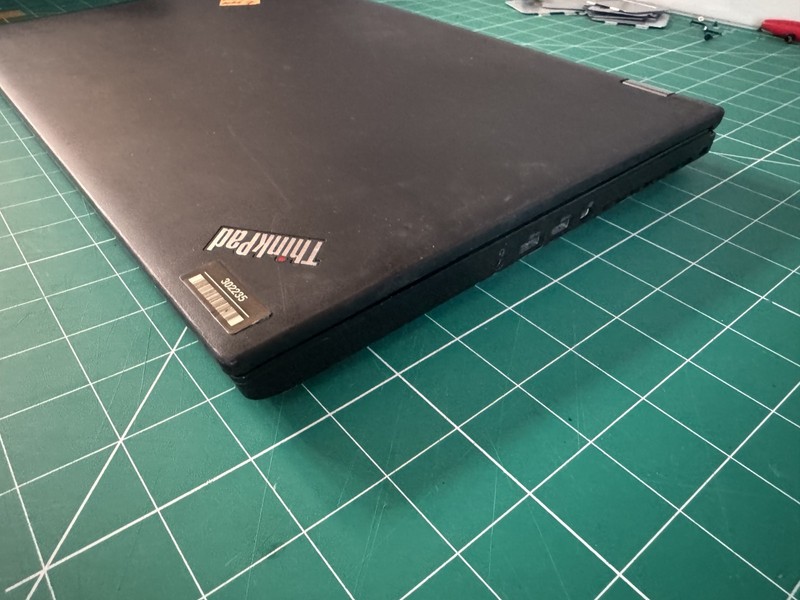 Lenovo Thinkpad P51 Xeon E3-1505M v6 3.0GHz 16GB RAM (NO SSD,AC ADAPTER,OS) gallery