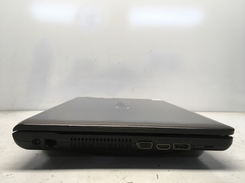 Sony Vaio VPCEB3PGX Intel Core i5-460M 2.53GHz 4 GB NO HDD No Batt gallery