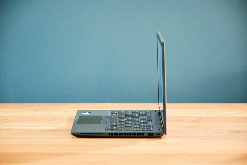 Lenovo ThinkPad T14 Gen 3, Core i7-1260P (12-cores), 16GB DDR4, 512GGB SSD, FHD+ gallery