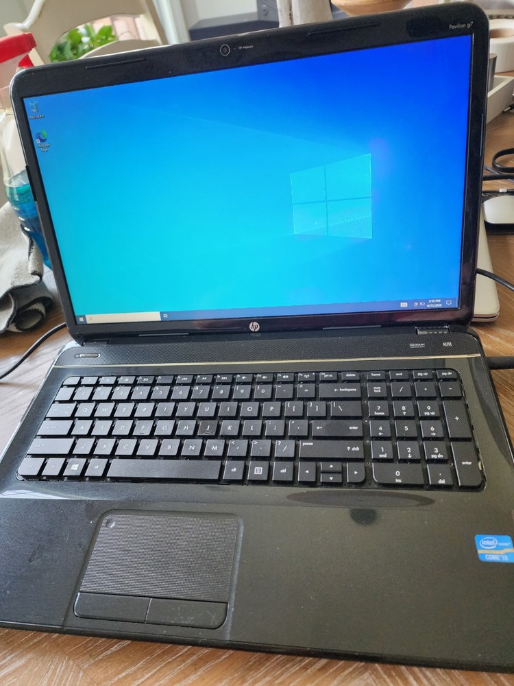 HP Pavilion G7-2270US 17.3" Intel i3-3110M 2.4GHz, 6 GB Ram, 700GB HHD, Win 10 P