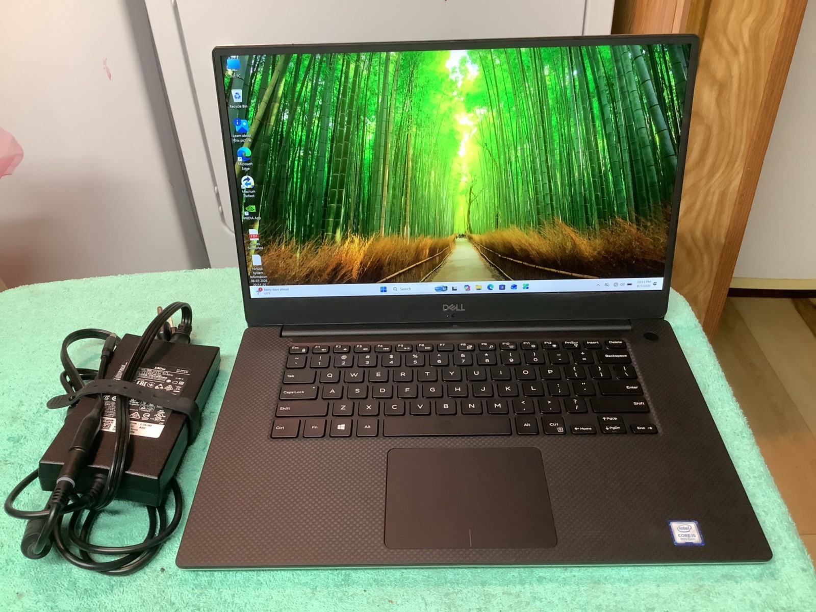 Dell XPS 9570 Gaming-GTX1050, i5-8300H, 16 GB - 256 NVMe+500 HDD Windows 11 Pro gallery