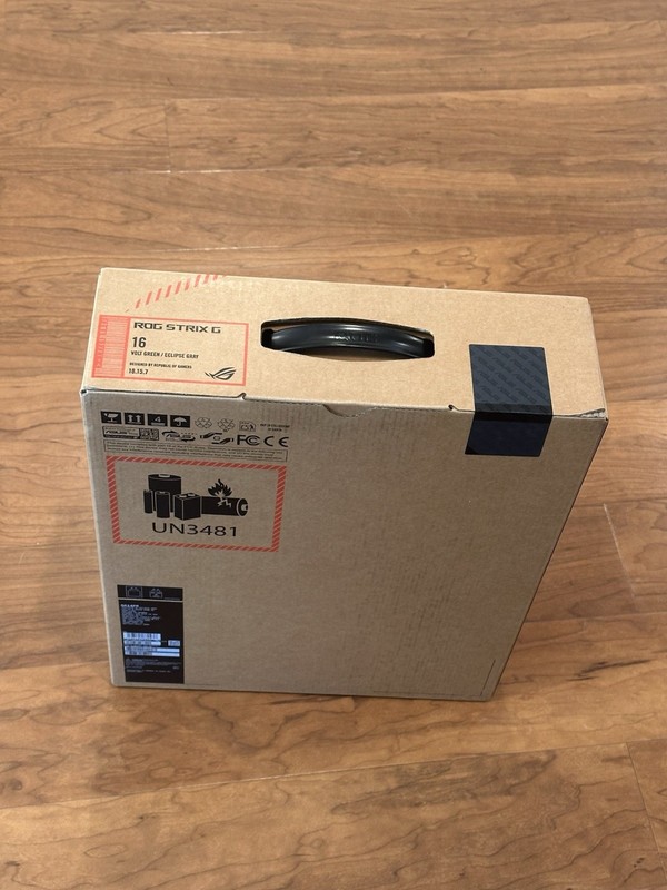 ASUS - ROG Strix G16 16" FHD 165Hz Gaming Laptop - AMD Ryzen 9 8940HX - 16GB ... gallery