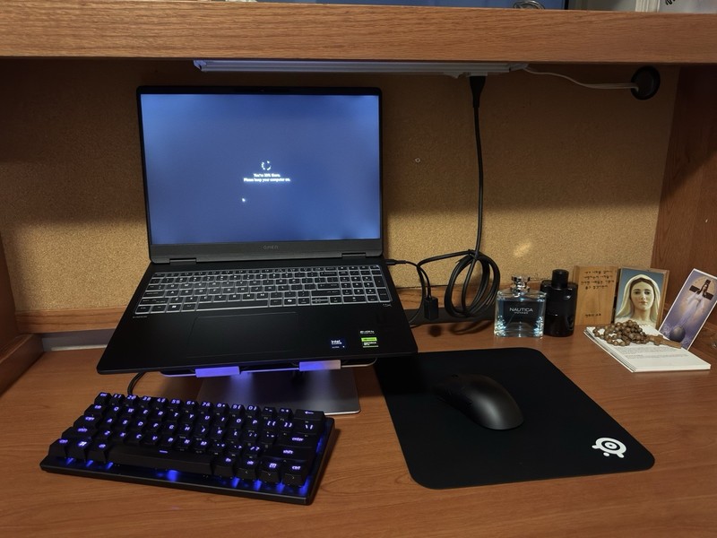 HP OMEN MAX 16 + Razer Gaming Mouse & Keyboard gallery