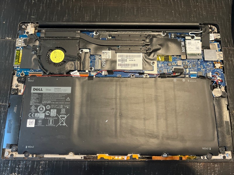 Dell XPS 13 9350 13.3" Laptop Intel Core i5-6200U No RAM/HD/OS/POWER (FL) gallery