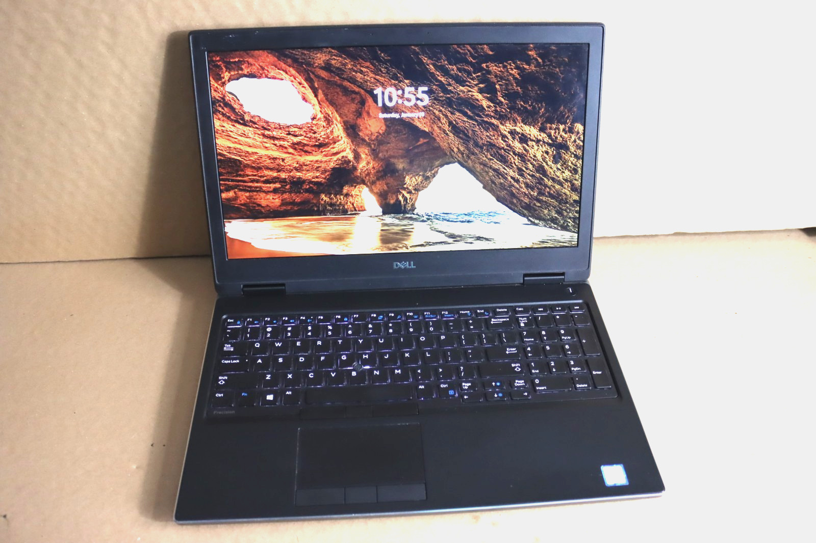 Dell Precision 7530 15.6'' 256GB, Intel Core i7 8th Gen., 2.60GHz, 16GB Radeon gallery