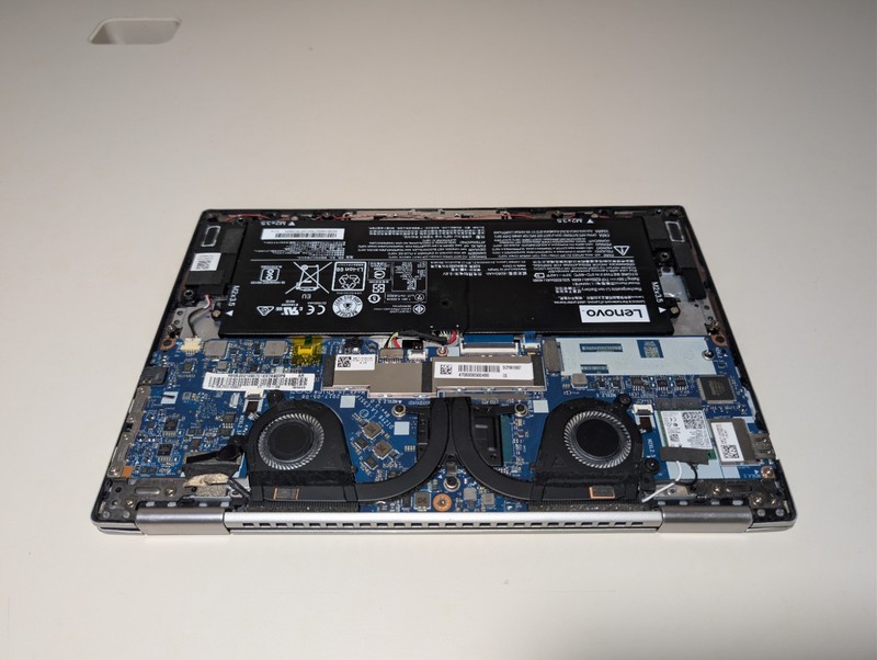LENOVO YOGA 720-13IKB 2-in-1 Touchscreen | i5-8250U 8GB RAM | FHD Backlit FPS gallery