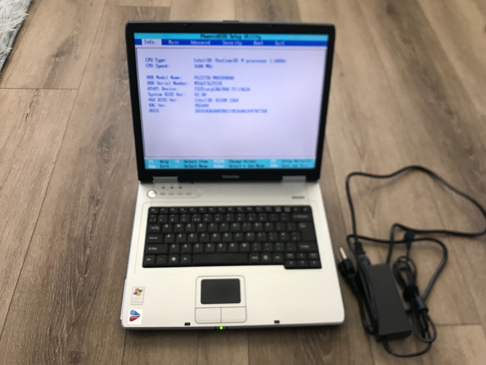 Toshiba Satellite L10-102 15" Intel Pentium M 1.60GHz 2 GB RAM 40GB Hard Drive gallery
