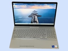Fujitsu LIFEBOOK AH53/E3 Core i7-1165G7 SSD 512GB 8GB Windows 11 m66