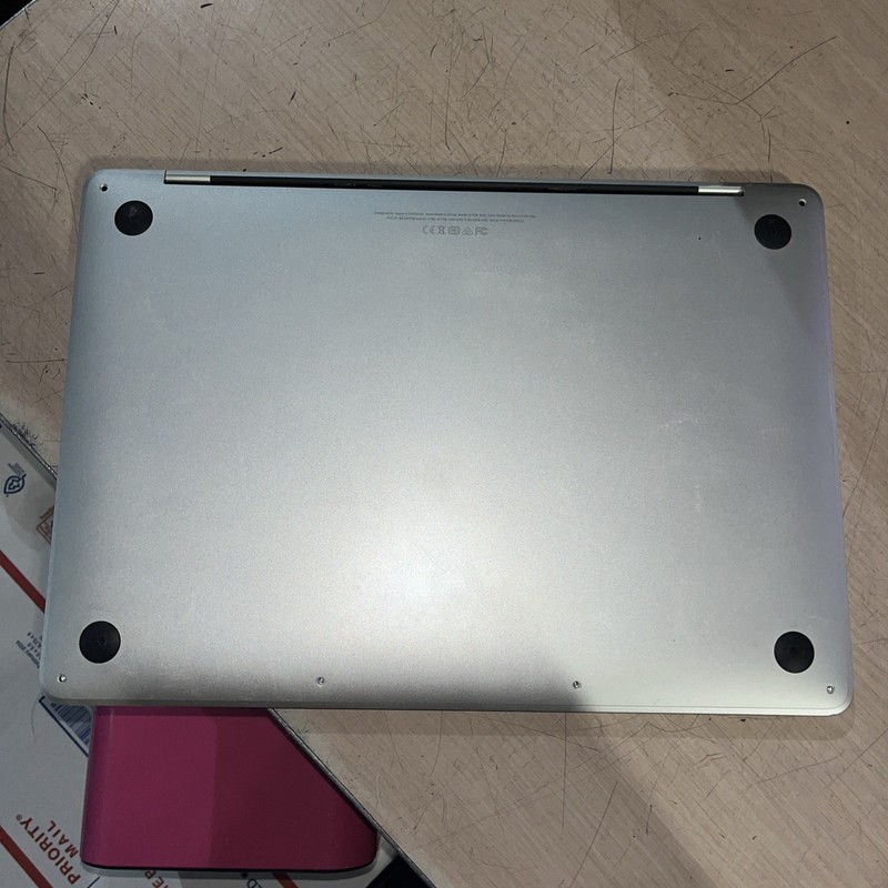 APPLE MACBOOK PRO 13" MID-2017 CORE I5-7360U 2.3GHZ 8GB RAM NO SSD gallery