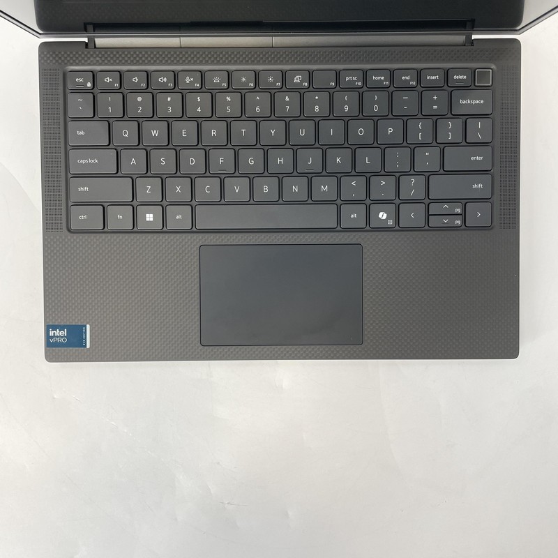 Dell Precision 5490 14 FHD+ 3.8 GHz Ultra 7 165H 32GB 512GB SSD RTX 1000 Ada gallery