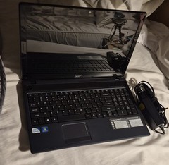 Acer Aspire 5733Z-4851 Intel Pentium P6200 2.13GHz 4 GB (Charger Included)