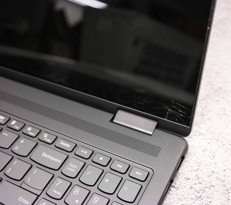 Lenovo Yoga 7i 16IML9 16" Core Ultra 7 155U 16GB BROKEN gallery