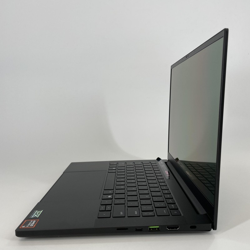 Razer Blade 14 120Hz QHD+ Ryzen AI 9 365 32GB 1TB SSD RTX 5070 Very Good gallery