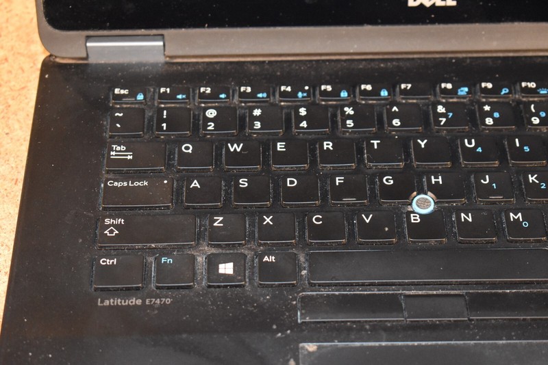 Dell Latitude E7470 Core i5-6300U 256GB SSD Windows 7 Pro 64-bit QHD Touchscreen gallery
