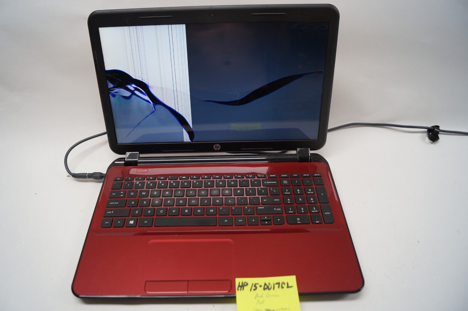 HP 15-D017CL 15" A6-52000 APU 2.0GHz 1TB HDD AMD Radeon HD 8400 READ PoR E112 gallery
